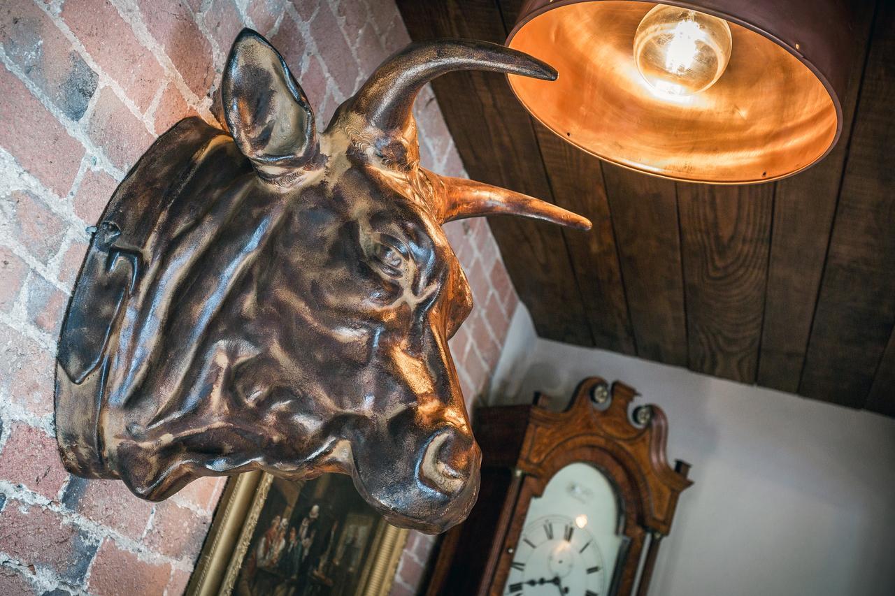 Отель The Cow Dalbury Dalbury Lees Экстерьер фото
